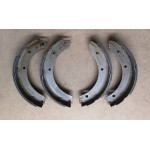 Rear brake shoes (late)