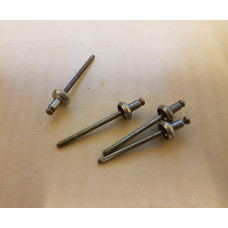 Lower grill finisher fixings (pack of 4)